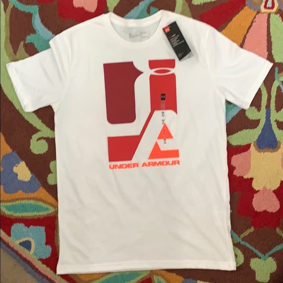 💞Men’s Sm Petite Under Armour T-Shirt 🌼 - Picture 1 of 3